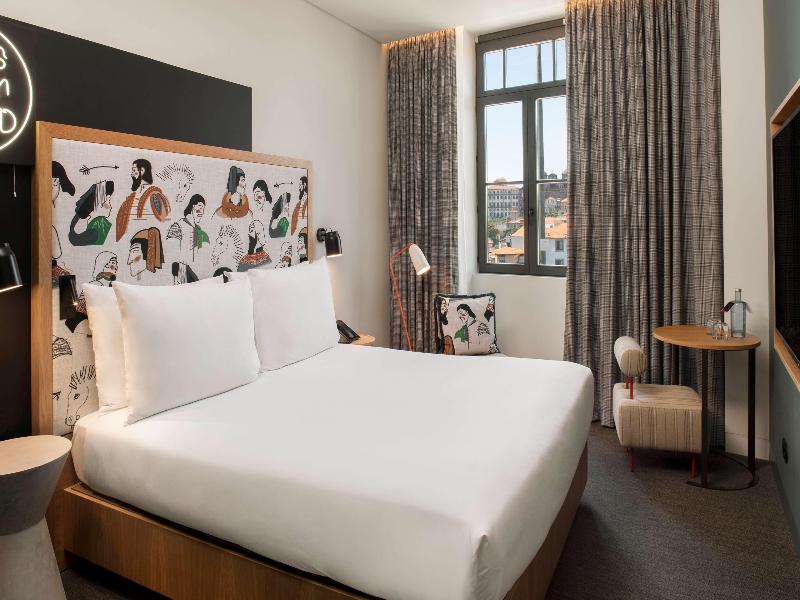 Se Catedral Hotel Porto, Tapestry Collection by Hi image