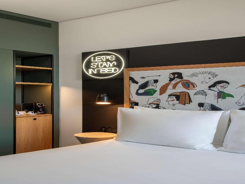 Se Catedral Hotel Porto, Tapestry Collection by Hi image