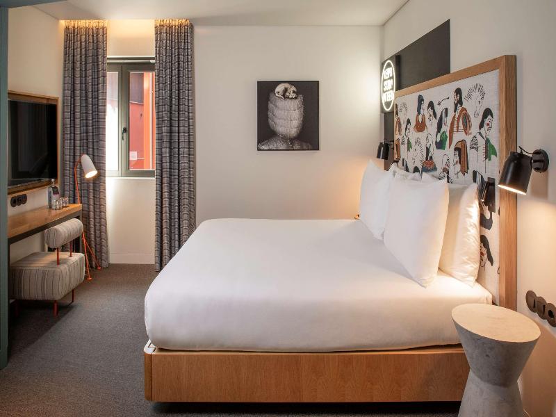 Se Catedral Hotel Porto, Tapestry Collection by Hi image