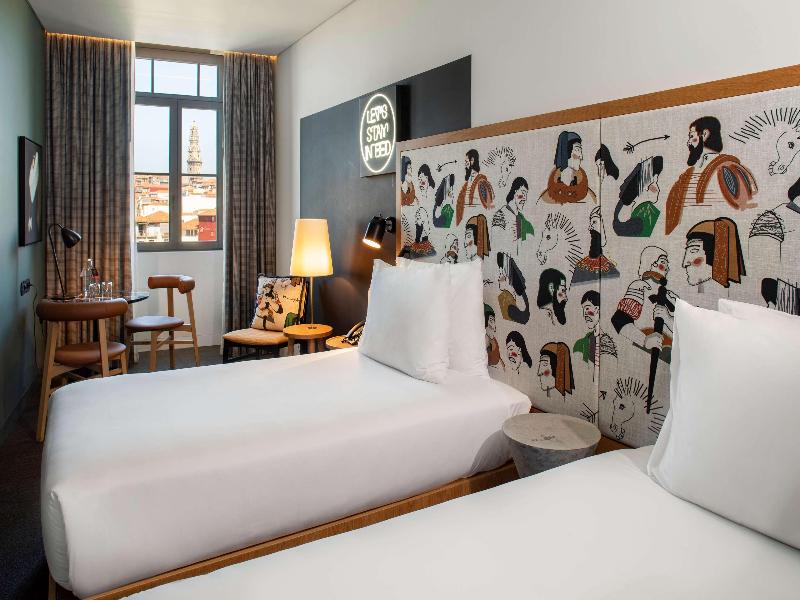 Se Catedral Hotel Porto, Tapestry Collection by Hi image