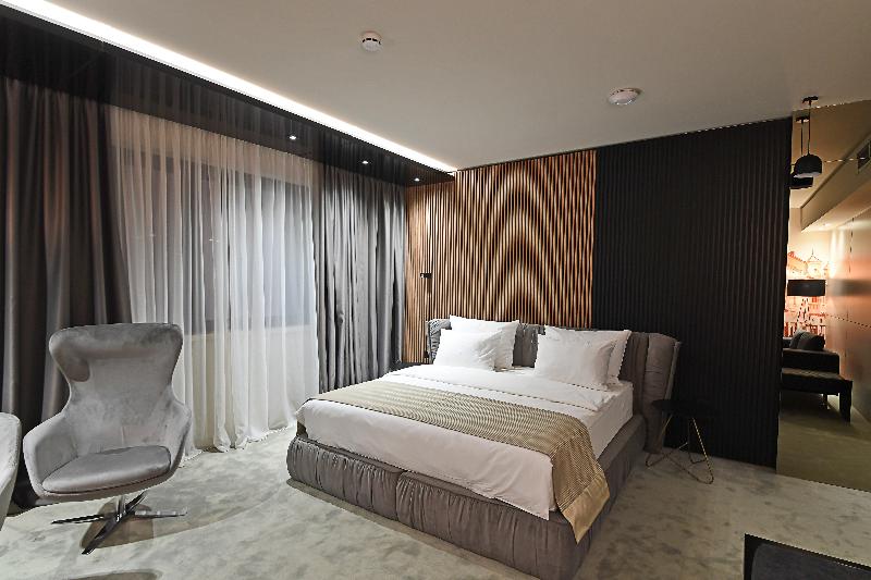 Royal Putnik image