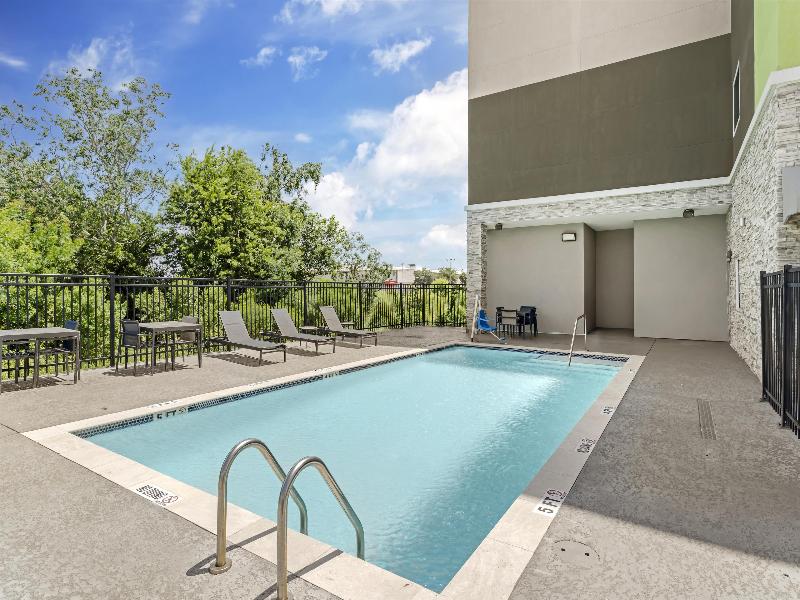Best Western Plus Mid County image