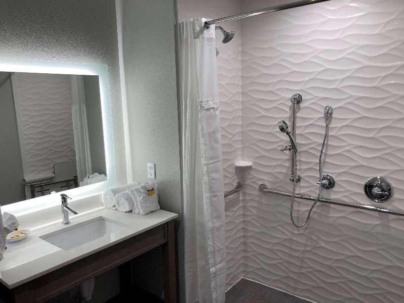 Best Western Plus Mid County image