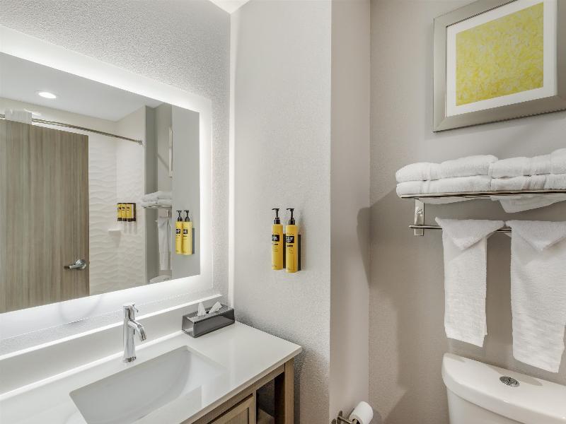 Best Western Plus Mid County image