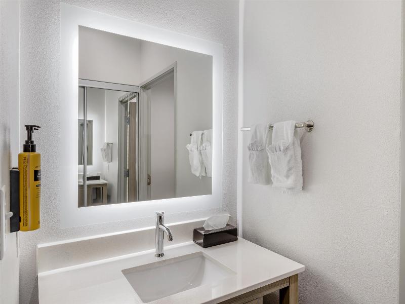 Best Western Plus Mid County image