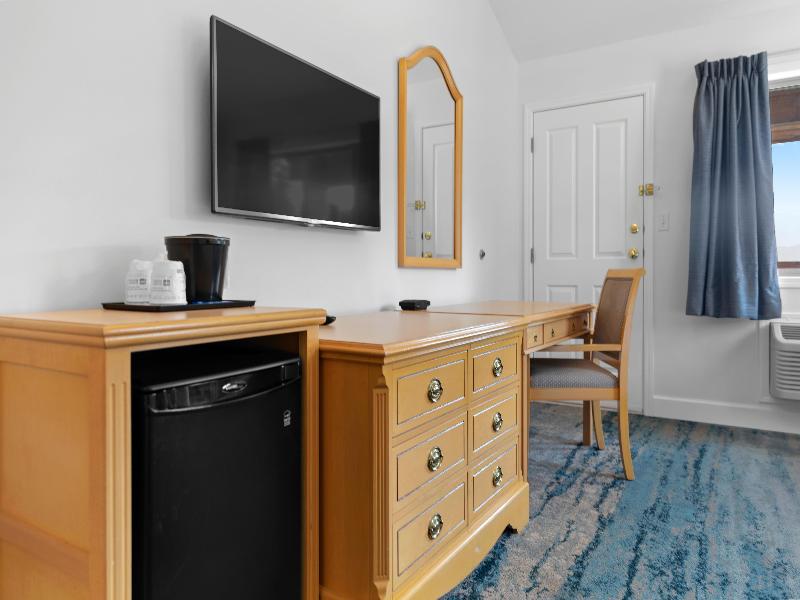 Kootenay Lakeview Resort , BW Signature Collection image
