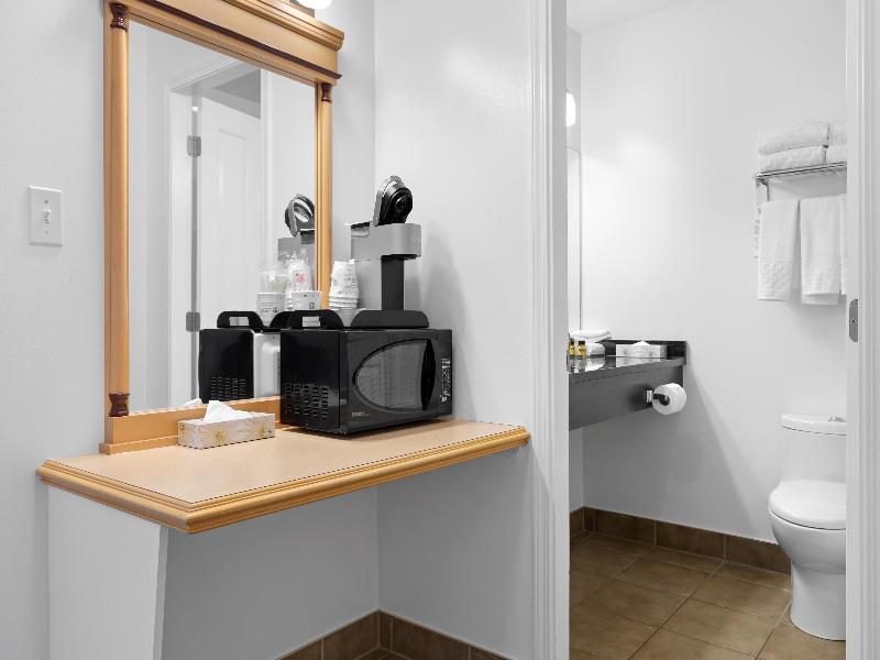 Kootenay Lakeview Resort , BW Signature Collection image
