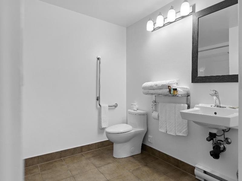 Kootenay Lakeview Resort , BW Signature Collection image