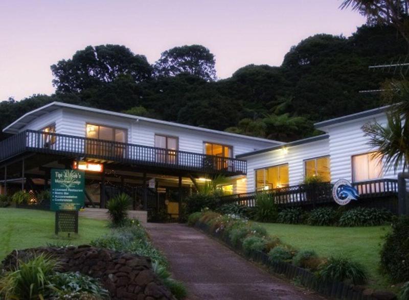Tipi and Bob's Waterfront Lodge