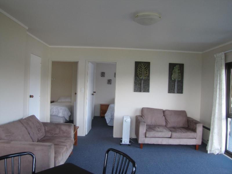 Tipi and Bob's Waterfront Lodge gallery photo 8