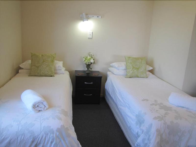 Tipi and Bob's Waterfront Lodge gallery photo 10