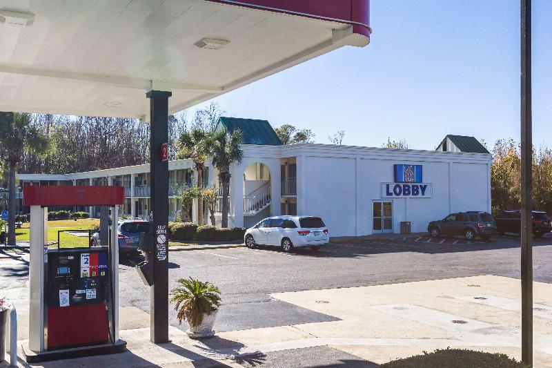 Motel 6 Townsend, Ga image
