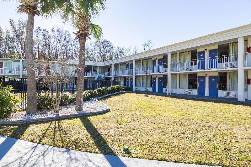 Motel 6 Townsend, Ga image