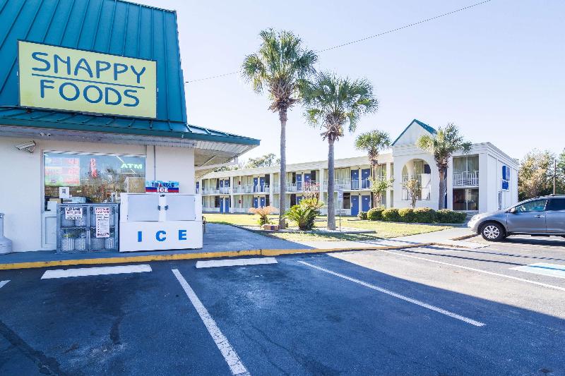 Motel 6 Townsend, Ga image