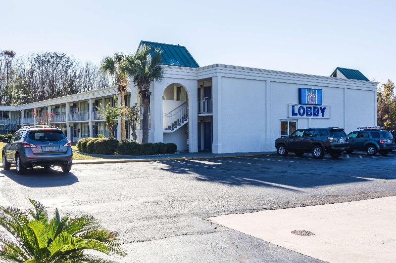Motel 6 Townsend, Ga image