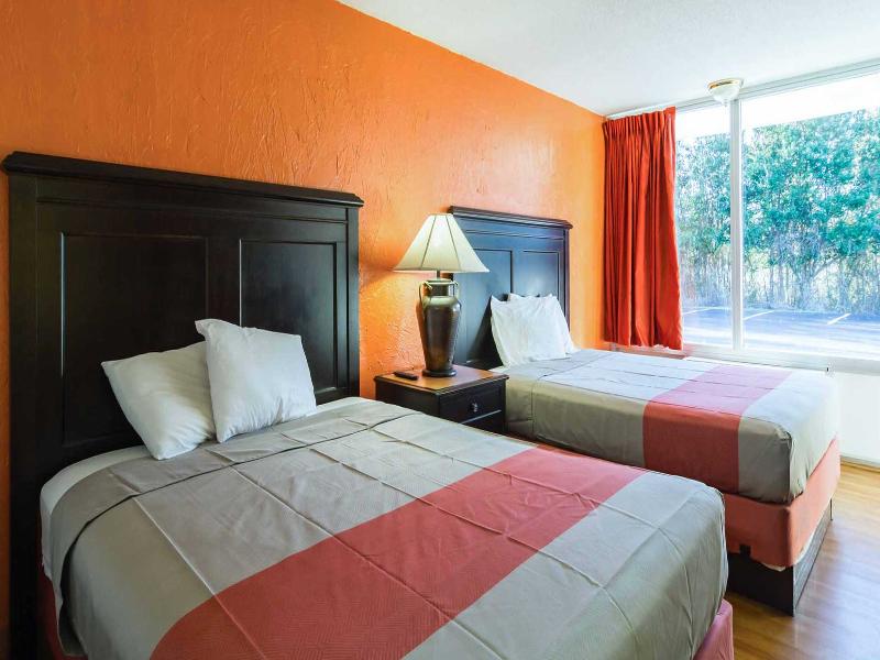 Motel 6 Townsend, GA image