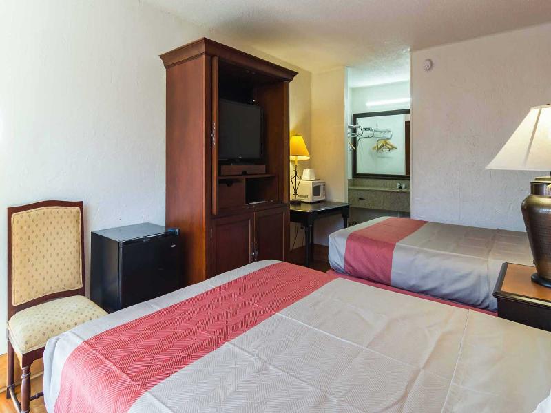 Motel 6 Townsend, GA image