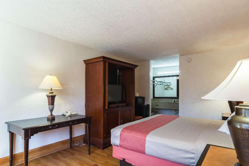 Motel 6 Townsend, Ga image