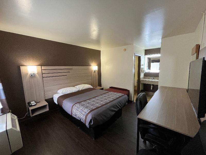 Bed room