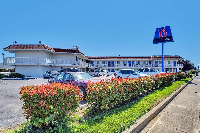 Motel 6 Vallejo, CA - Six Flags West image
