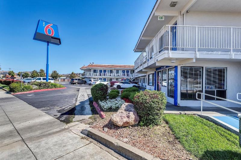 Motel 6 Vallejo, CA - Six Flags West image