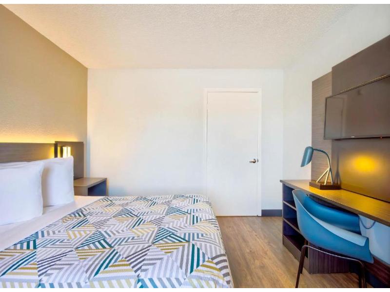 Motel 6 Vallejo, CA - Six Flags West image