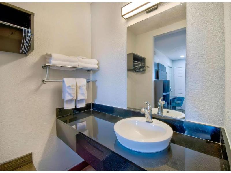 Motel 6 Vallejo, CA - Six Flags West image