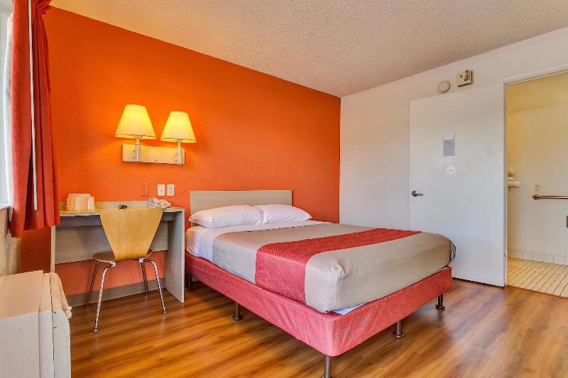 Motel 6 Vallejo, CA - Six Flags West image