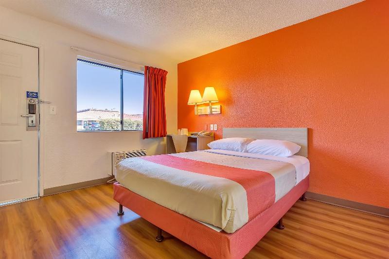 Motel 6 Vallejo, CA - Six Flags West image