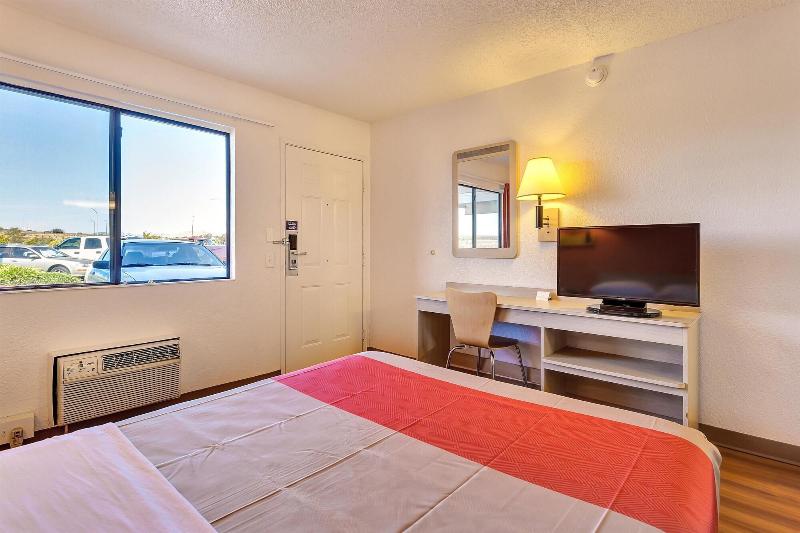 Motel 6 Vallejo, CA - Six Flags West image