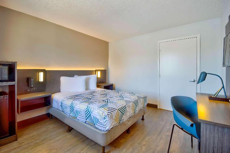 Motel 6 Vallejo, CA - Six Flags West image