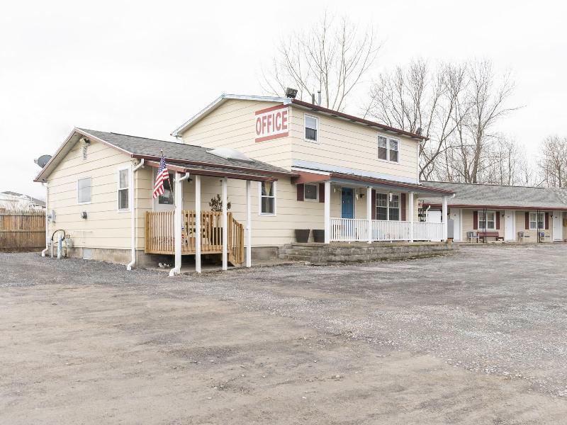 Starlite Motel Seneca Falls image