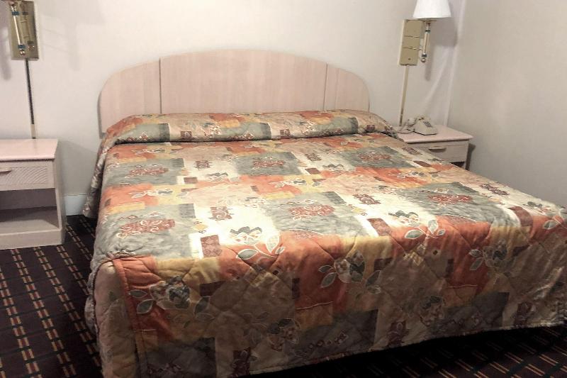 Starlite Motel Seneca Falls image