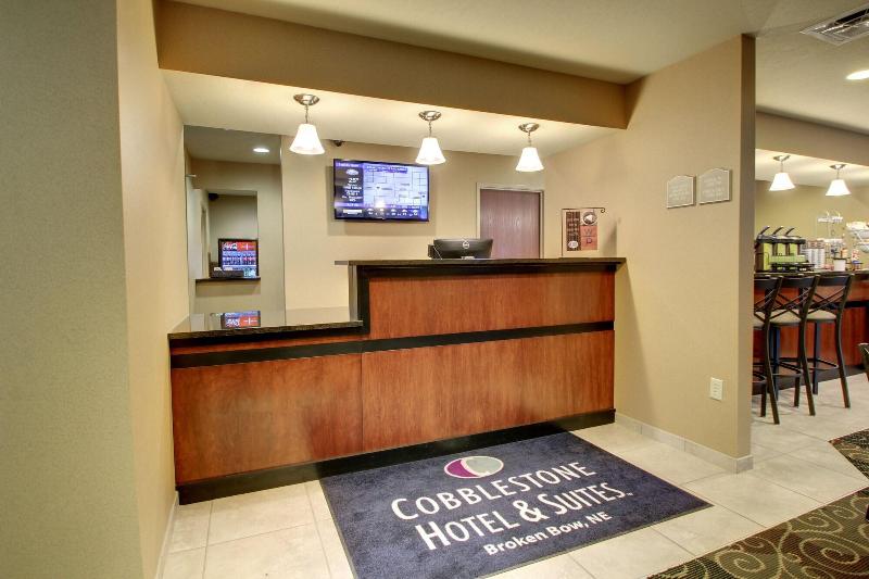 Cobblestone Hotel & Suites – Broken Bow image