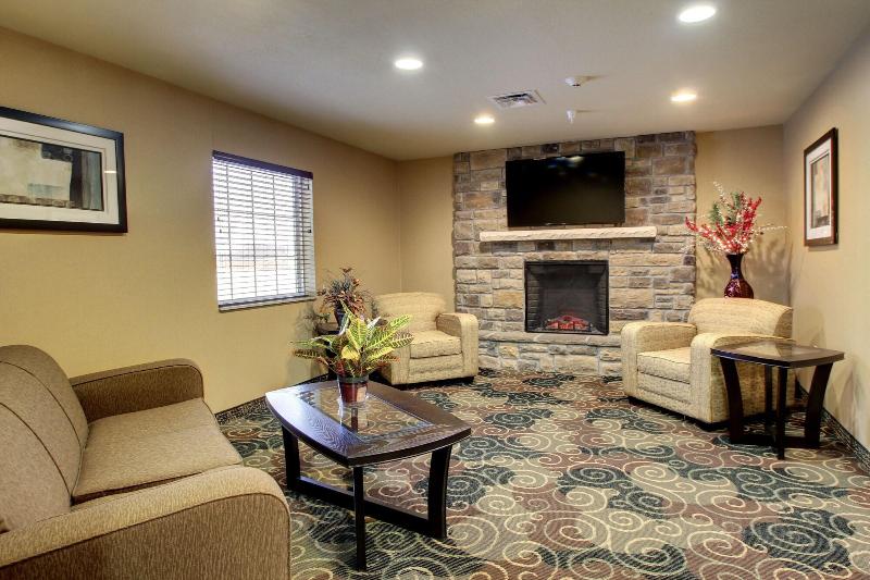 Cobblestone Hotel & Suites – Broken Bow image