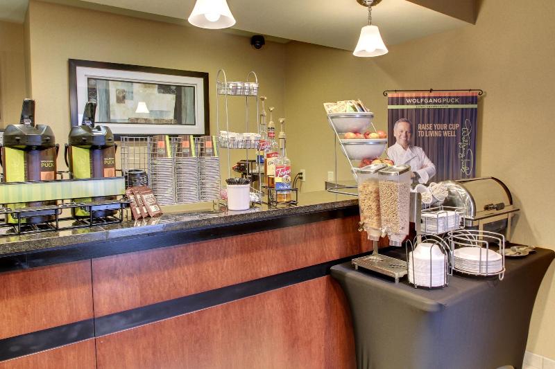 Cobblestone Hotel & Suites – Broken Bow image