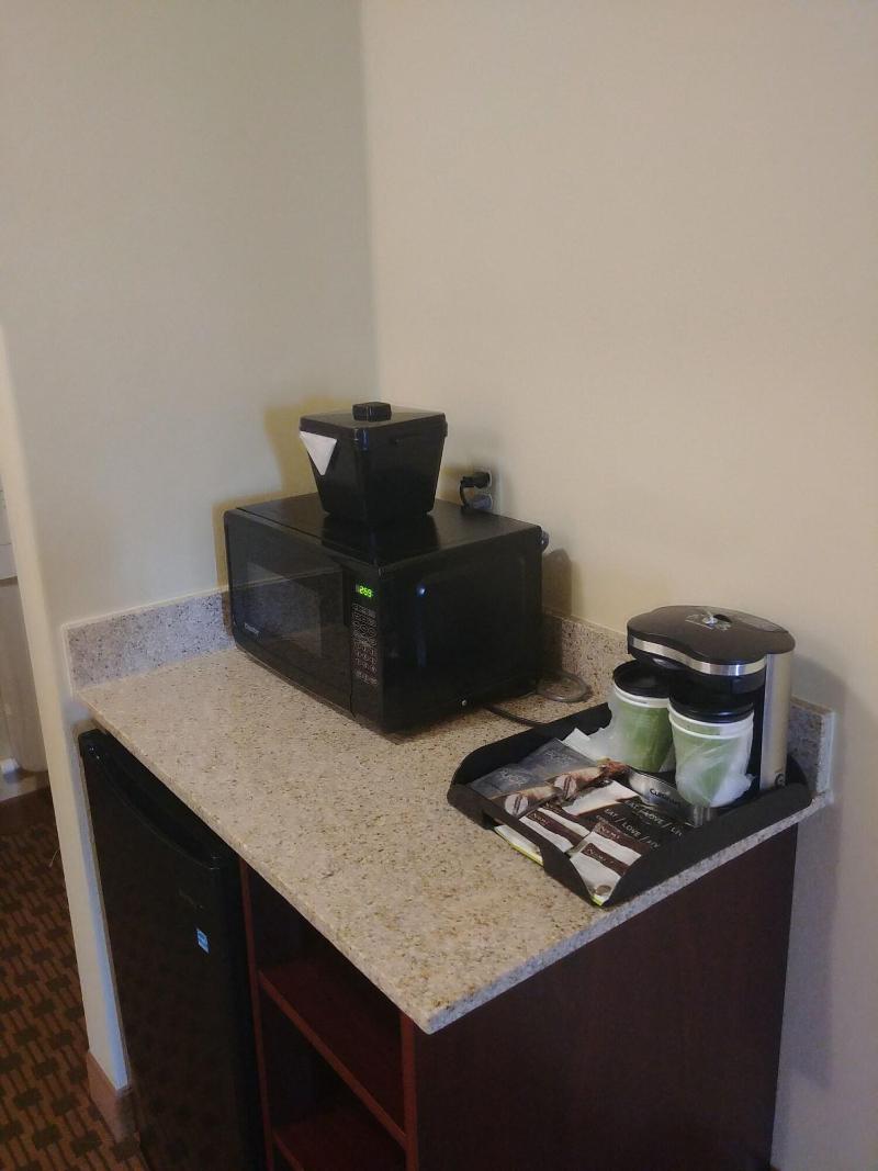 Cobblestone Hotel & Suites – Broken Bow image
