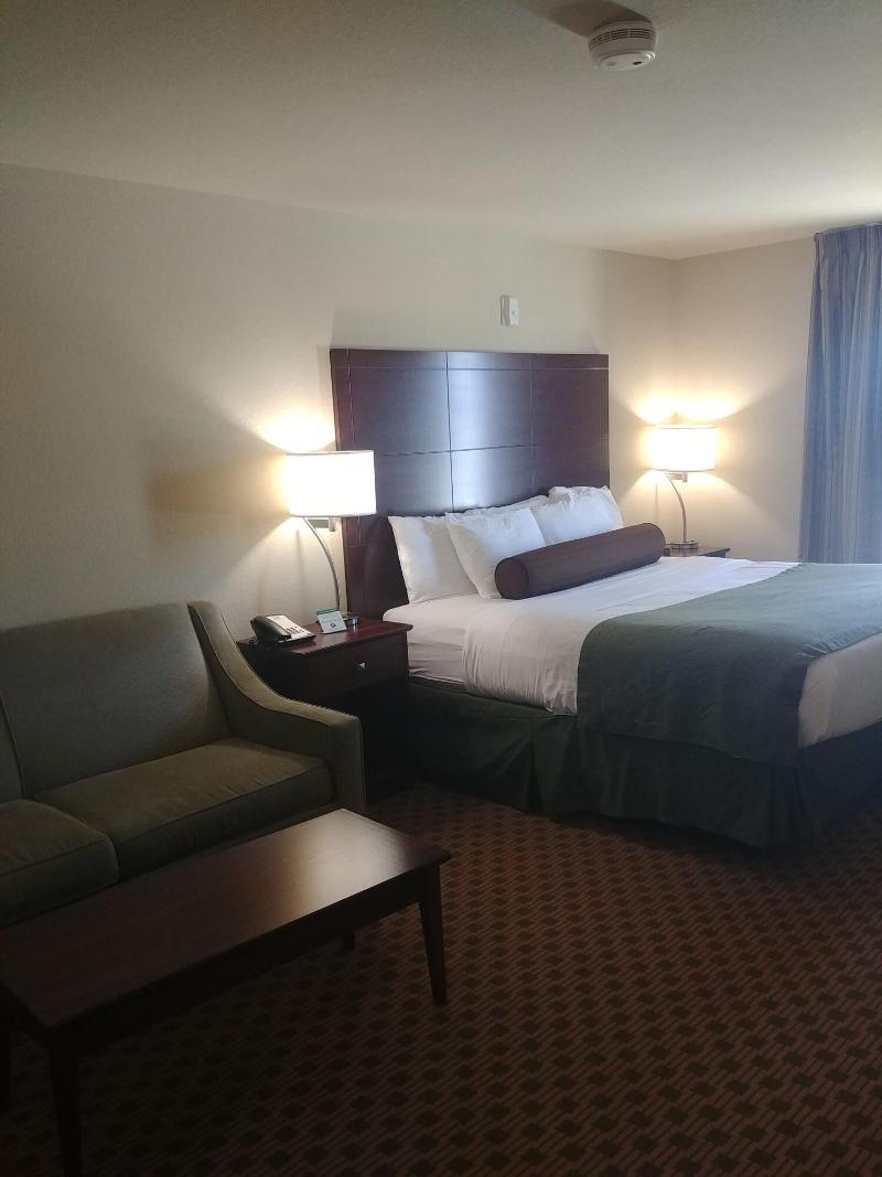 Cobblestone Hotel & Suites – Broken Bow image