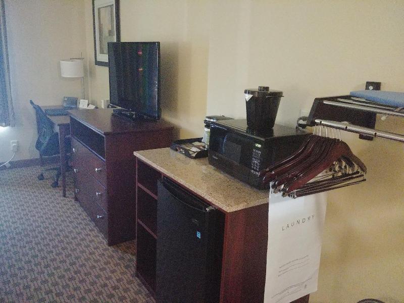 Cobblestone Hotel & Suites – Broken Bow image