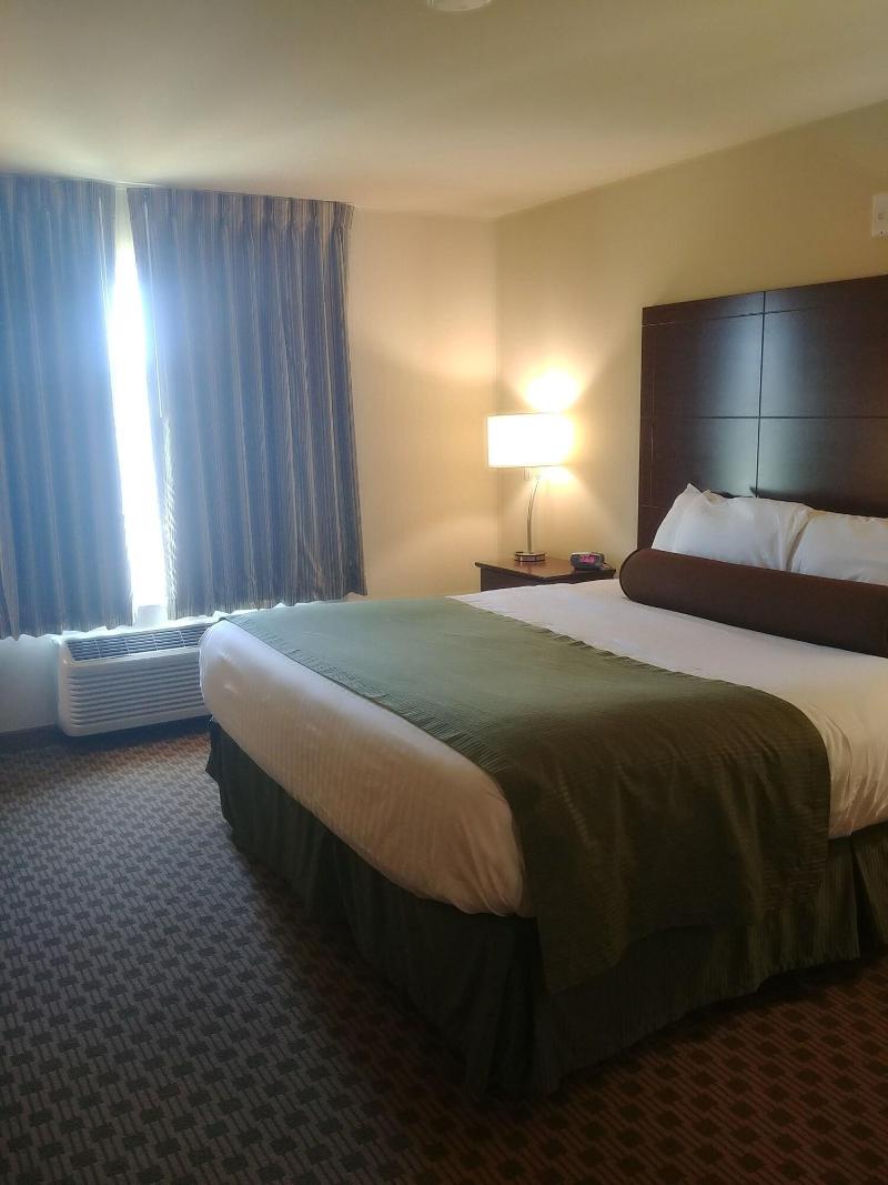 Cobblestone Hotel & Suites – Broken Bow image