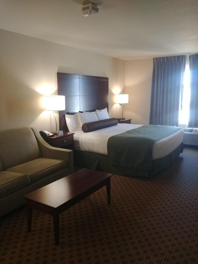Cobblestone Hotel & Suites – Broken Bow image