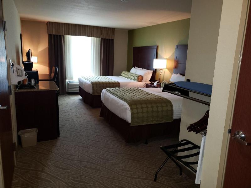 Cobblestone Inn & Suites - Holyoke image