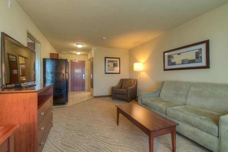 Cobblestone Inn & Suites - Holyoke image