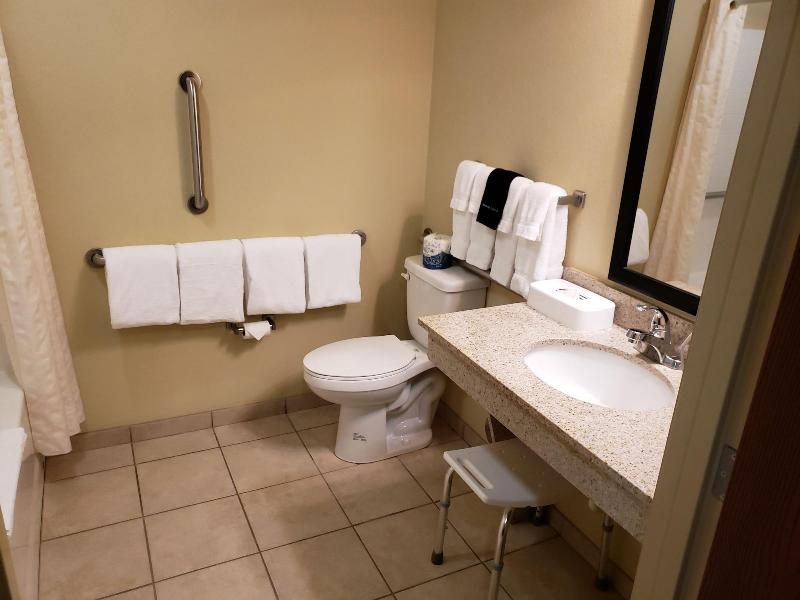 Cobblestone Inn & Suites - Holyoke image