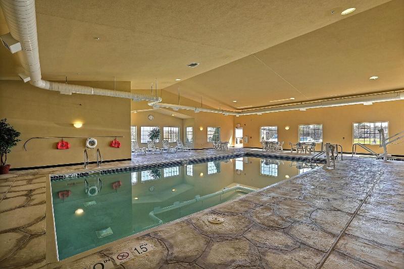 Boarders Inn & Suites by Cobblestone Hotels - Shaw image