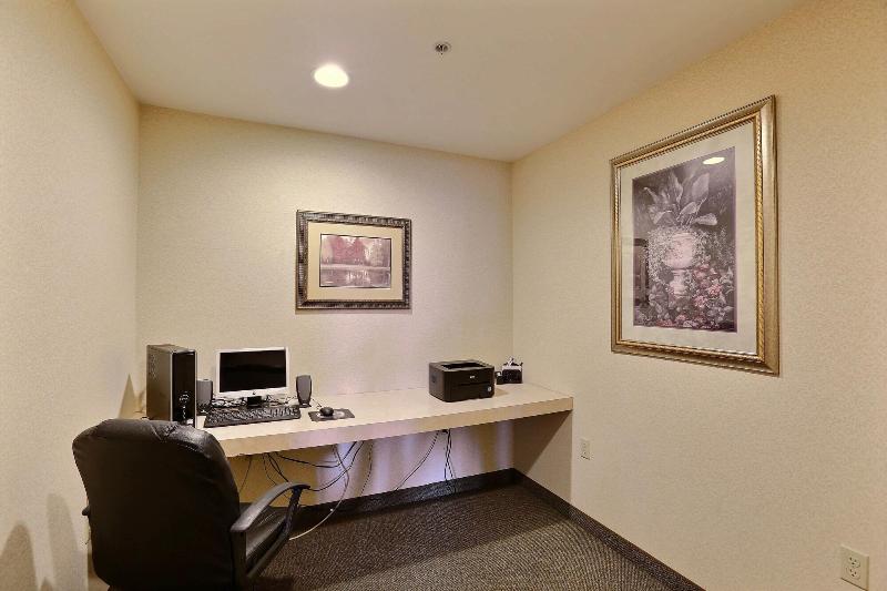 Boarders Inn & Suites by Cobblestone Hotels - Shaw image