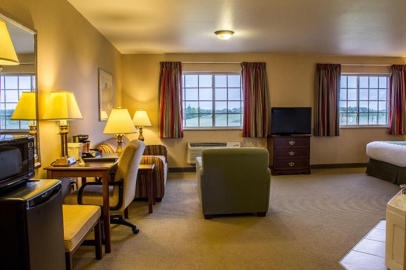 Boarders Inn & Suites by Cobblestone Hotels - Shaw image