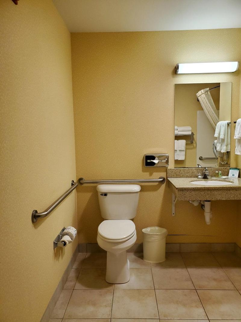Boarders Inn & Suites by Cobblestone Hotels - Shaw image