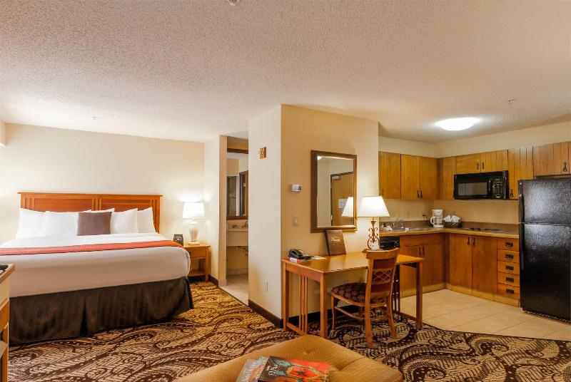 MCM Elegante Lodge & Suites Ruidoso image