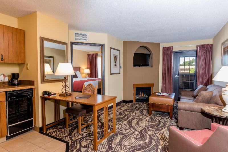 MCM Elegante Lodge & Suites Ruidoso image